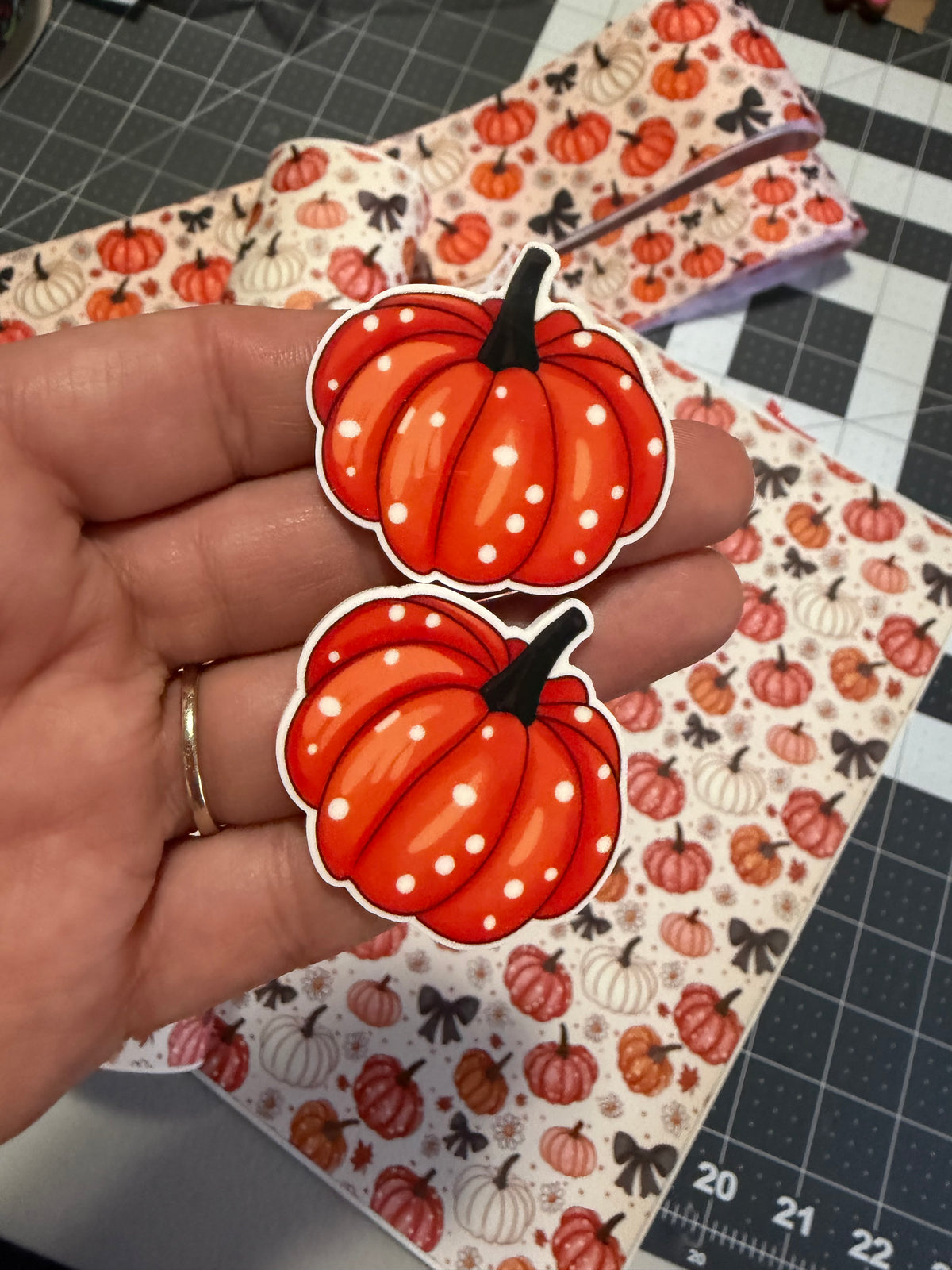 Polka dot pumpkin print w/blk coquette